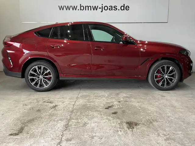 BMW X6 view 11