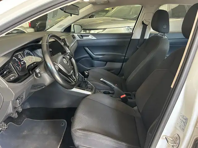 Volkswagen Polo view 6