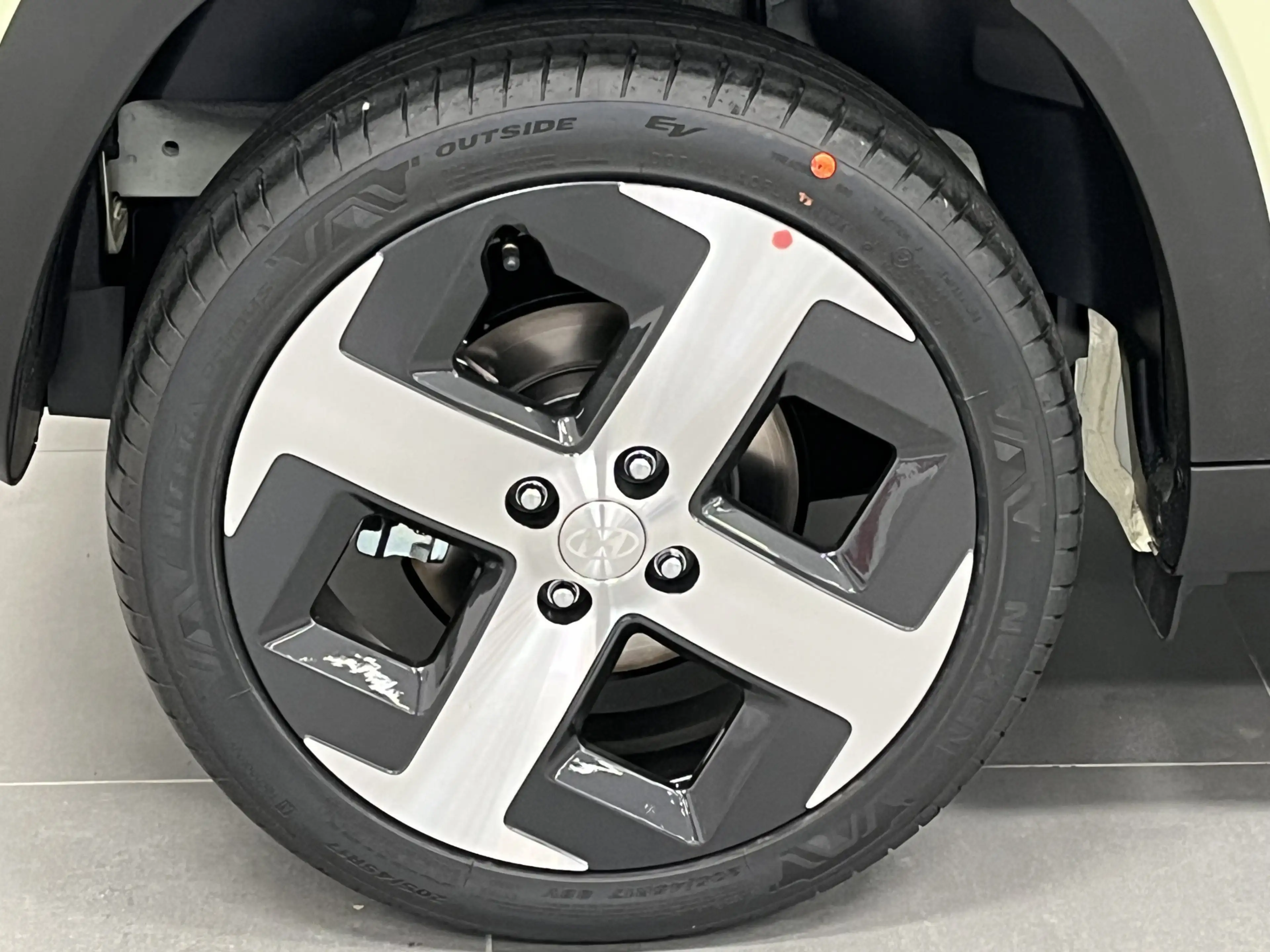 Hyundai Inster Evolve 49 kWh Volledig Elektrisch met Navigatie, C — photo 12