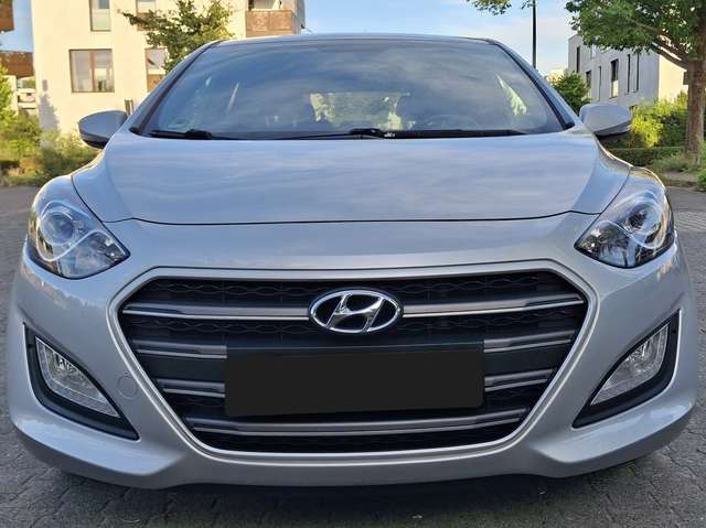 Hyundai i30 i30 blue 1.6 CRDi Passion