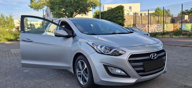 Imagine Hyundai i30 i30 blue 1.6 CRDi Passion