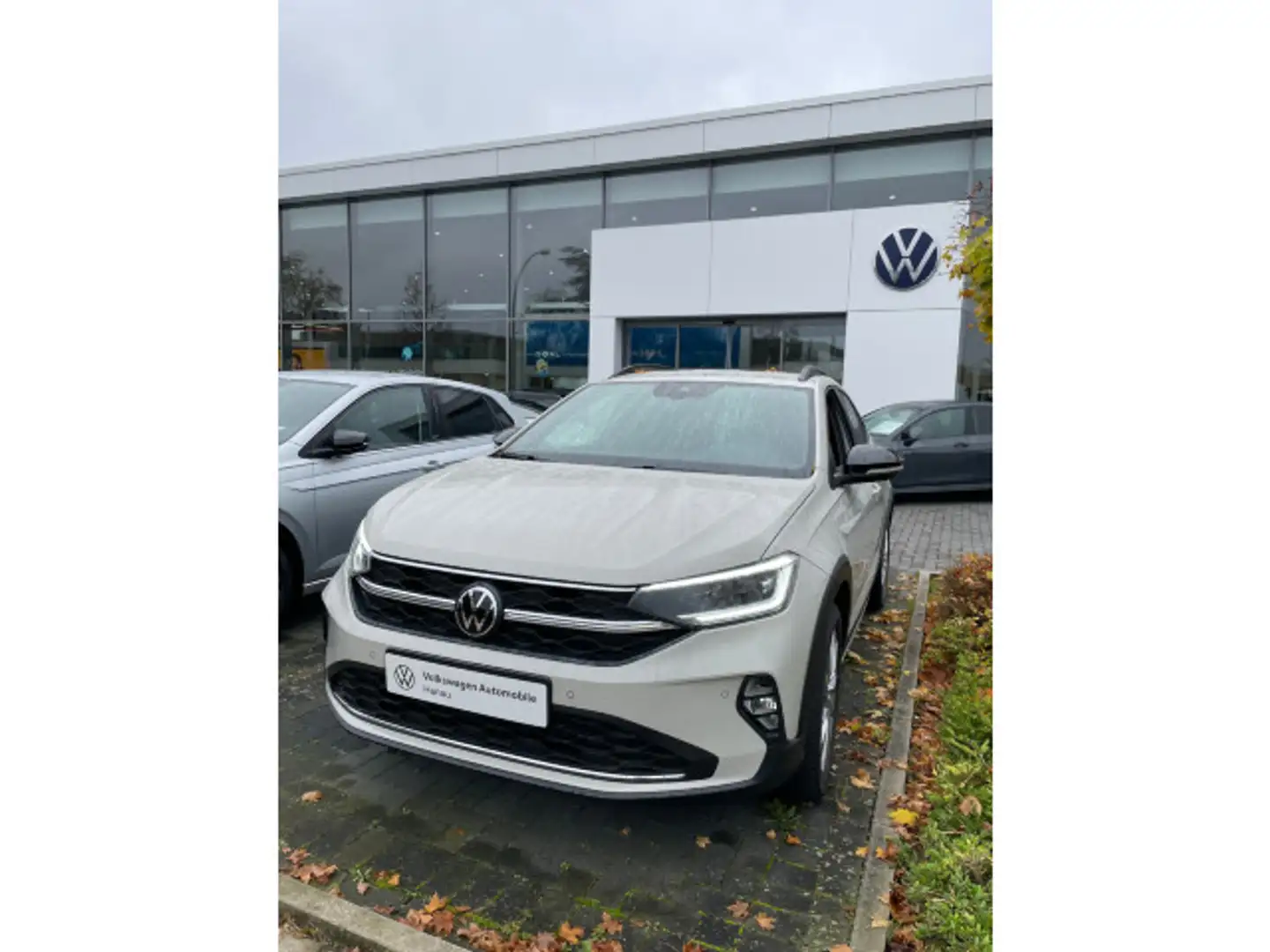 Volkswagen Taigo Life 1,0 l TSI OPF 85 kW (116 PS) 7-Gang-D Grau - 2