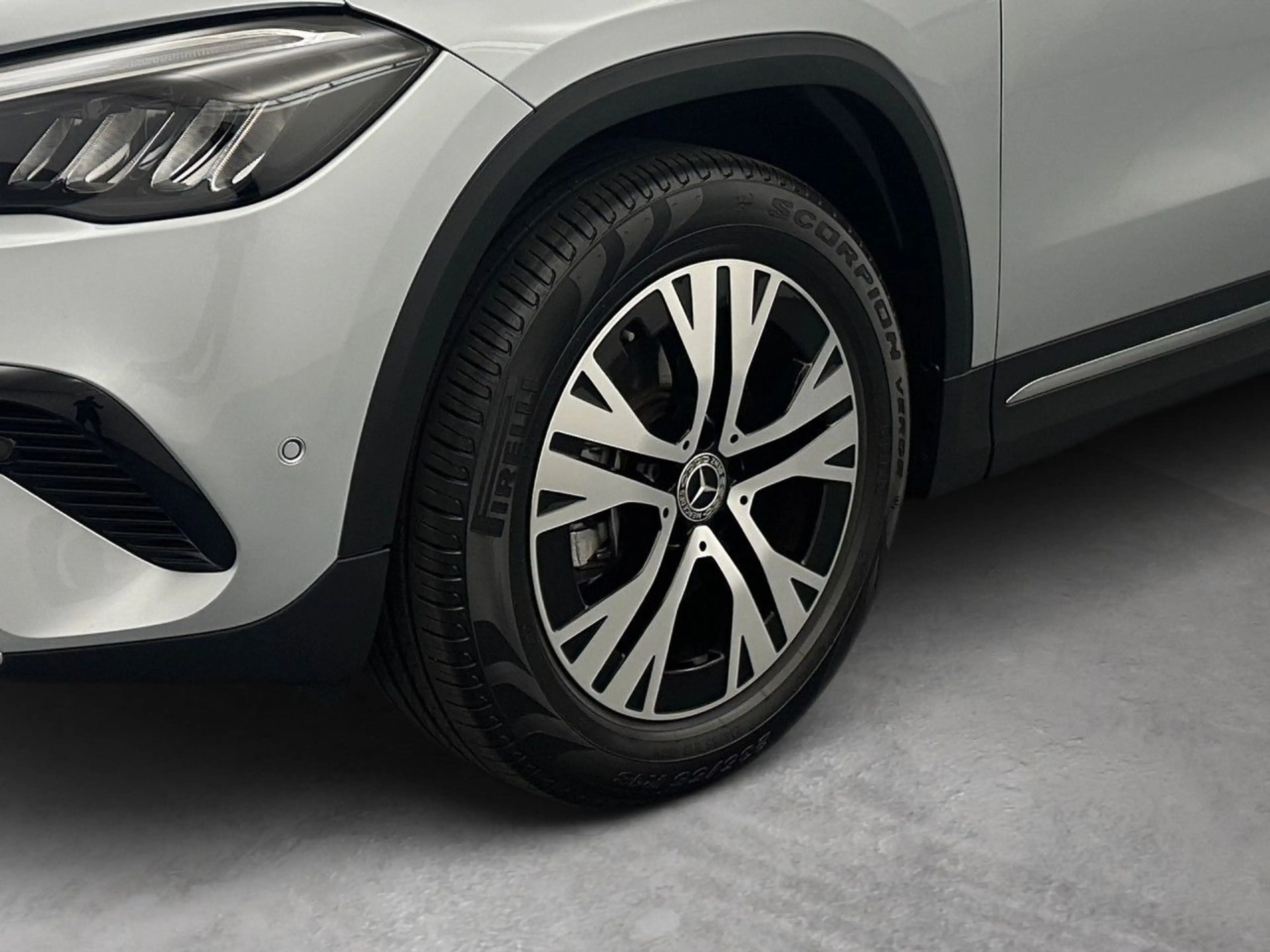 Mercedes-Benz GLA 180 Progressive KAMERA+LANEASSIST+SHZ+DAB — photo 7