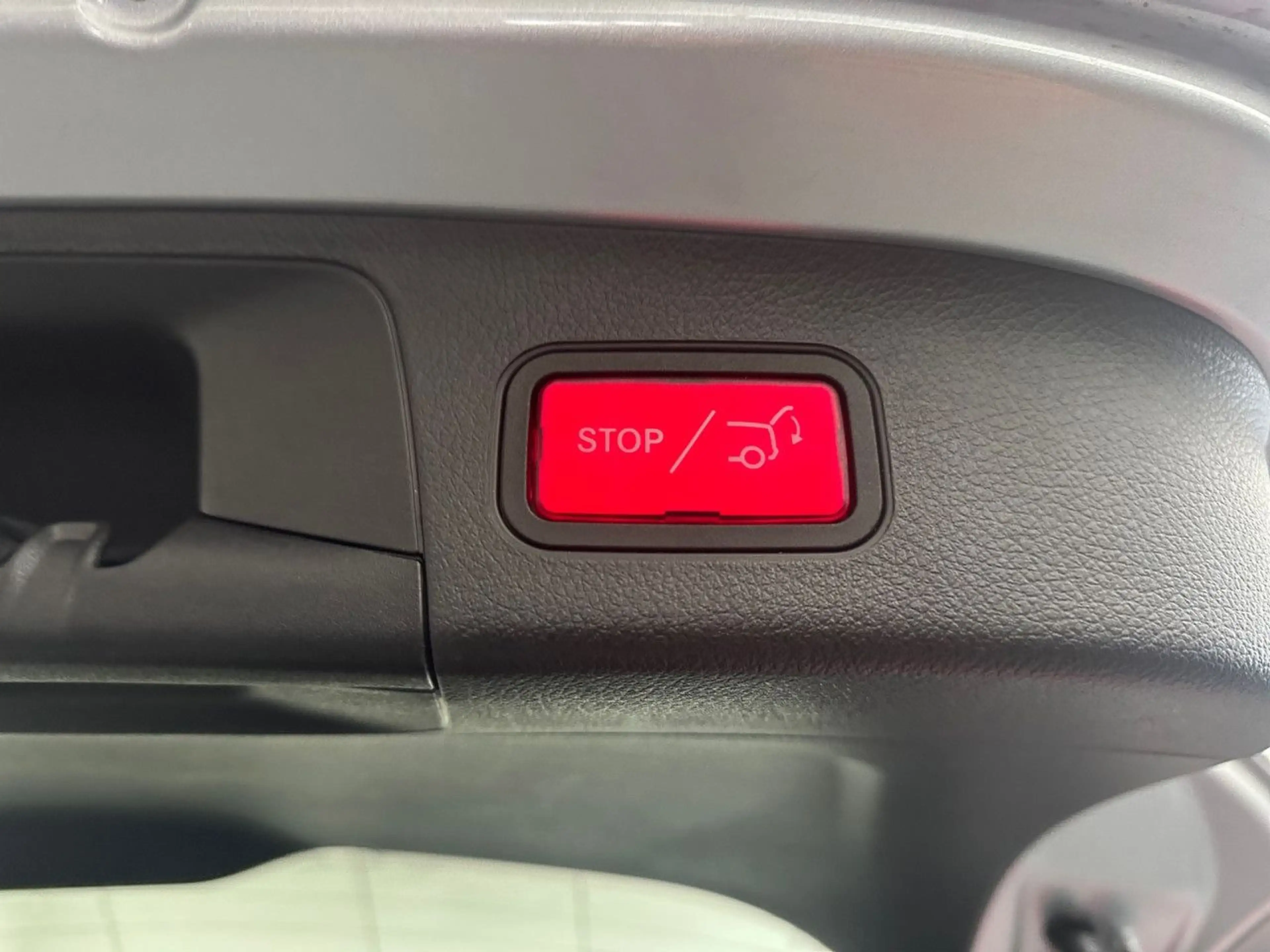 Mercedes-Benz GLA 180 Progressive KAMERA+LANEASSIST+SHZ+DAB — photo 14