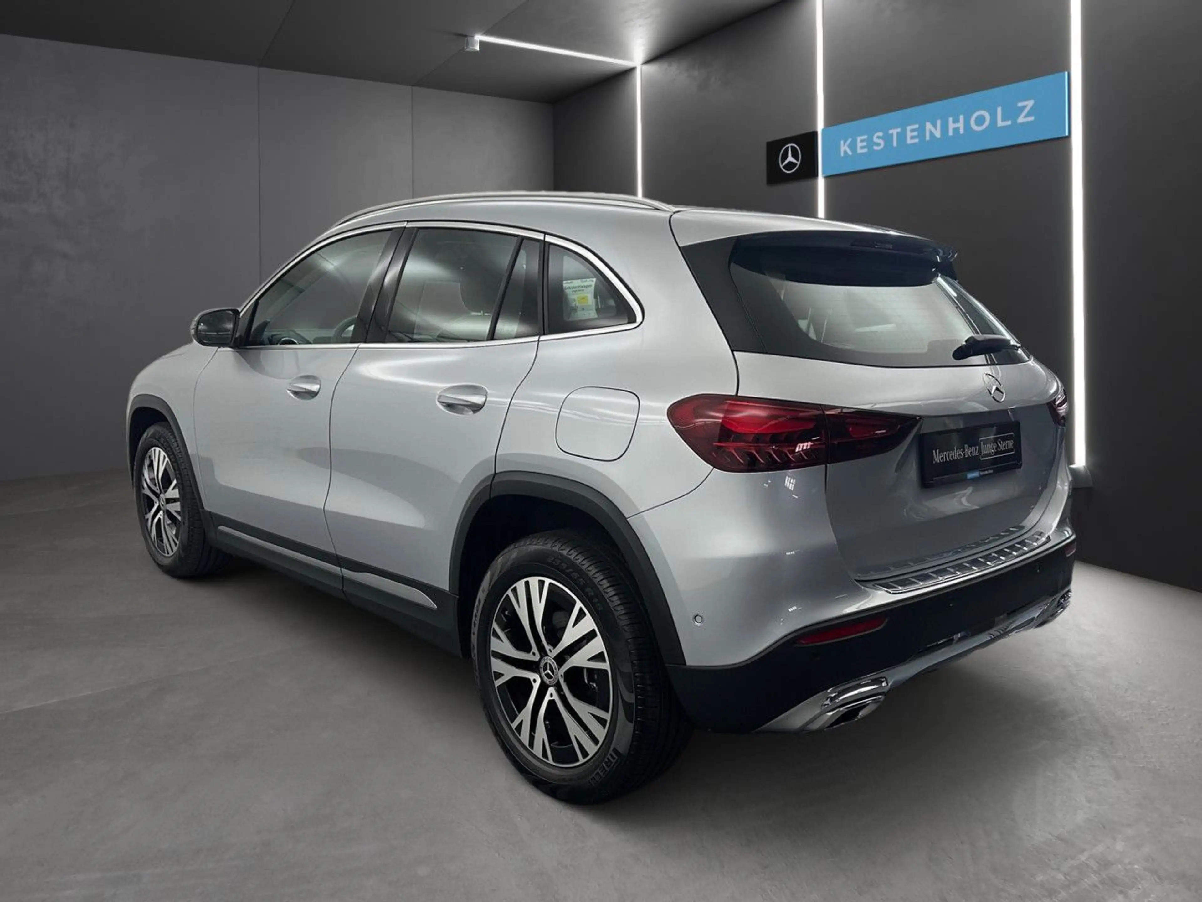 Mercedes-Benz GLA 180 Progressive KAMERA+LANEASSIST+SHZ+DAB — photo 5