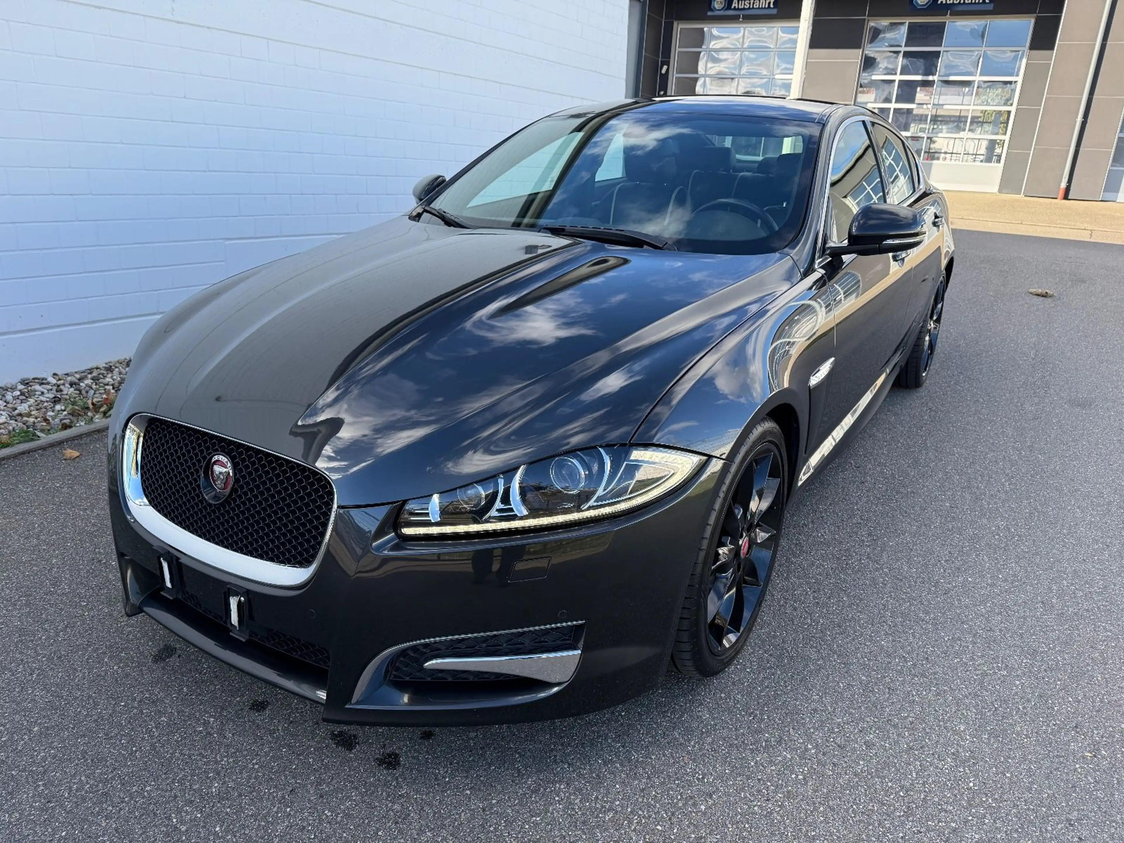Jaguar XF 3.0 V6 Diesel — photo 6