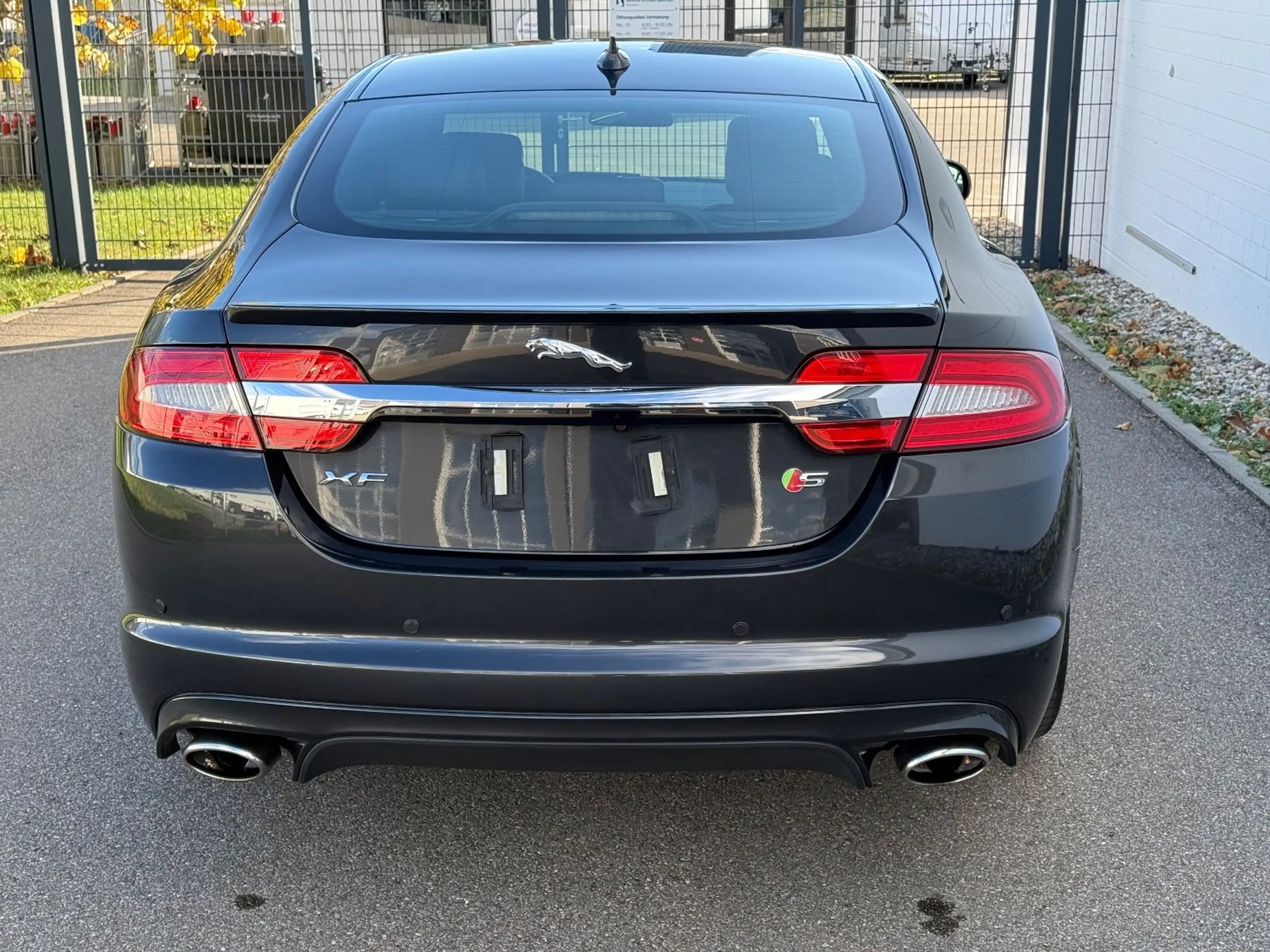 Jaguar XF 3.0 V6 Diesel — photo 12