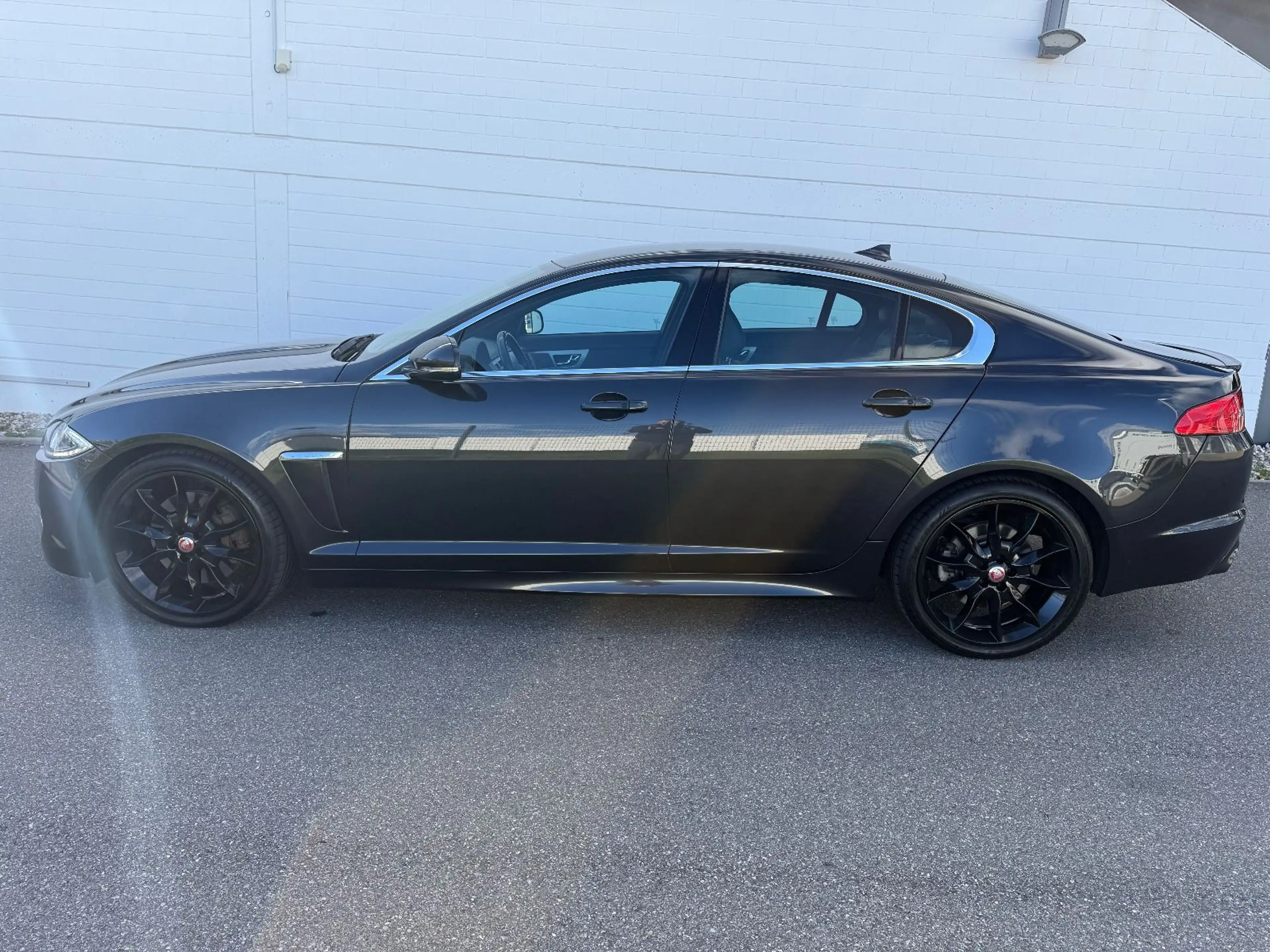 Jaguar XF 3.0 V6 Diesel — photo 8