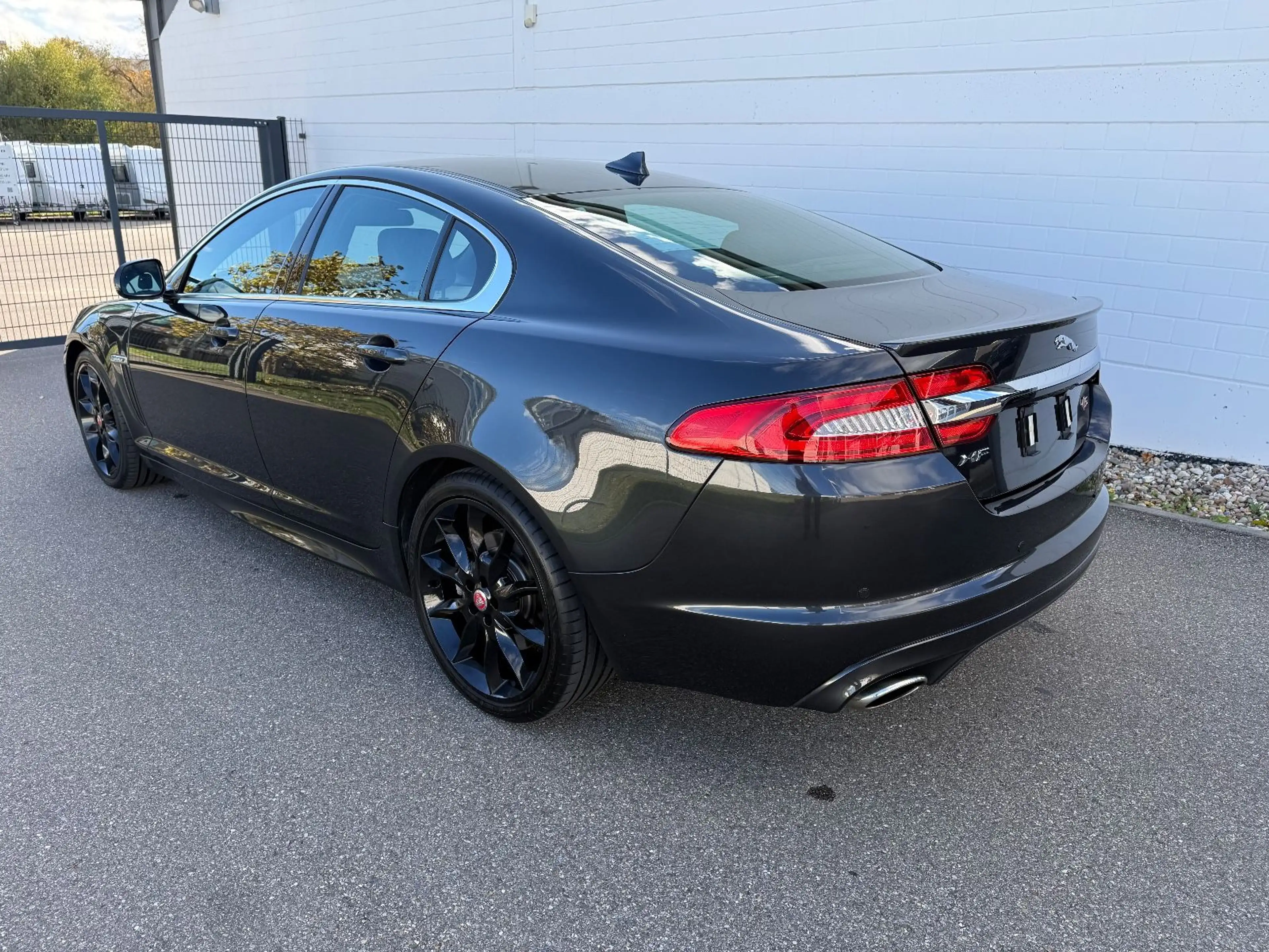 Jaguar XF 3.0 V6 Diesel — photo 10