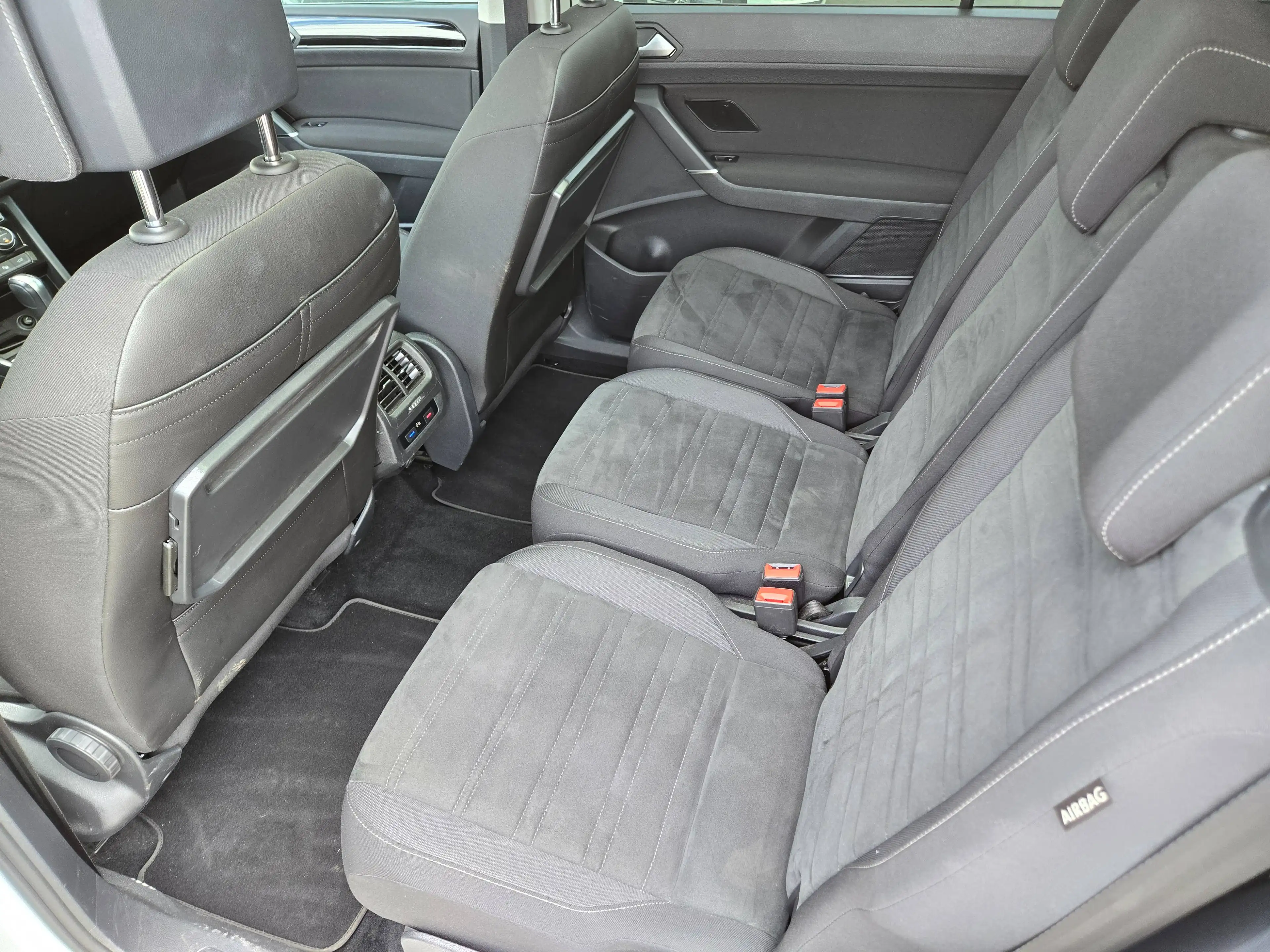 Volkswagen Touran 2.0TDI Panorama|7-Sitzer|Keyless|Standheizung Kamera — photo 13