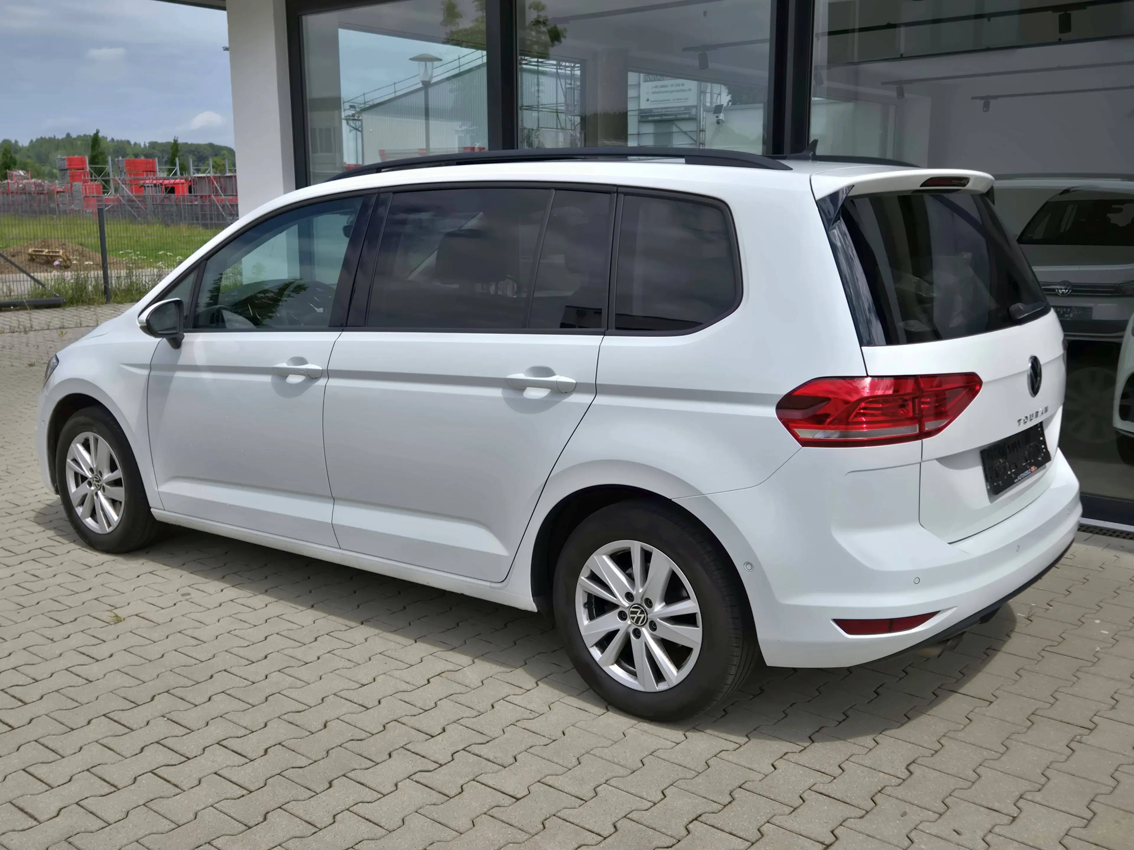Volkswagen Touran 2.0TDI Panorama|7-Sitzer|Keyless|Standheizung Kamera — photo 5