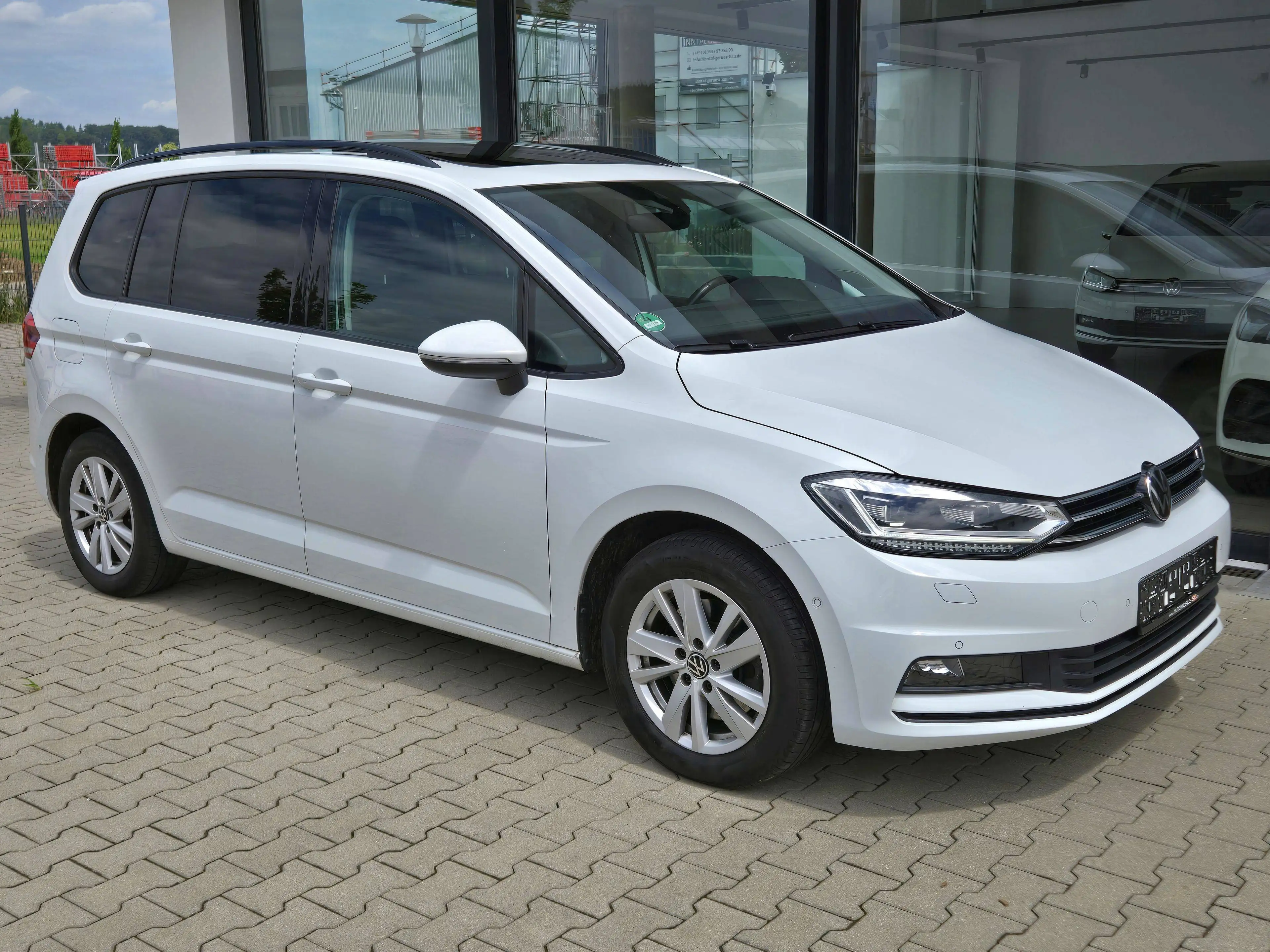 Volkswagen Touran 2.0TDI Panorama|7-Sitzer|Keyless|Standheizung Kamera — photo 8