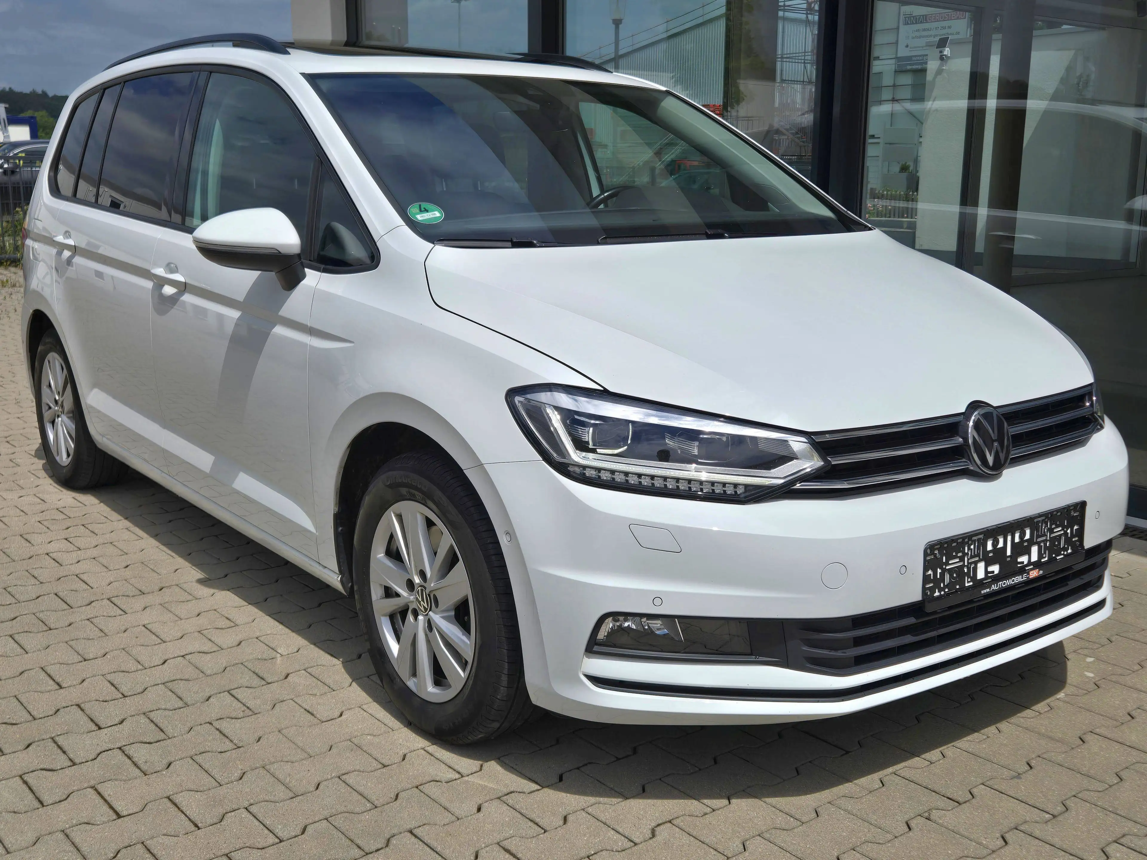Volkswagen Touran 2.0TDI Panorama|7-Sitzer|Keyless|Standheizung Kamera — photo 10