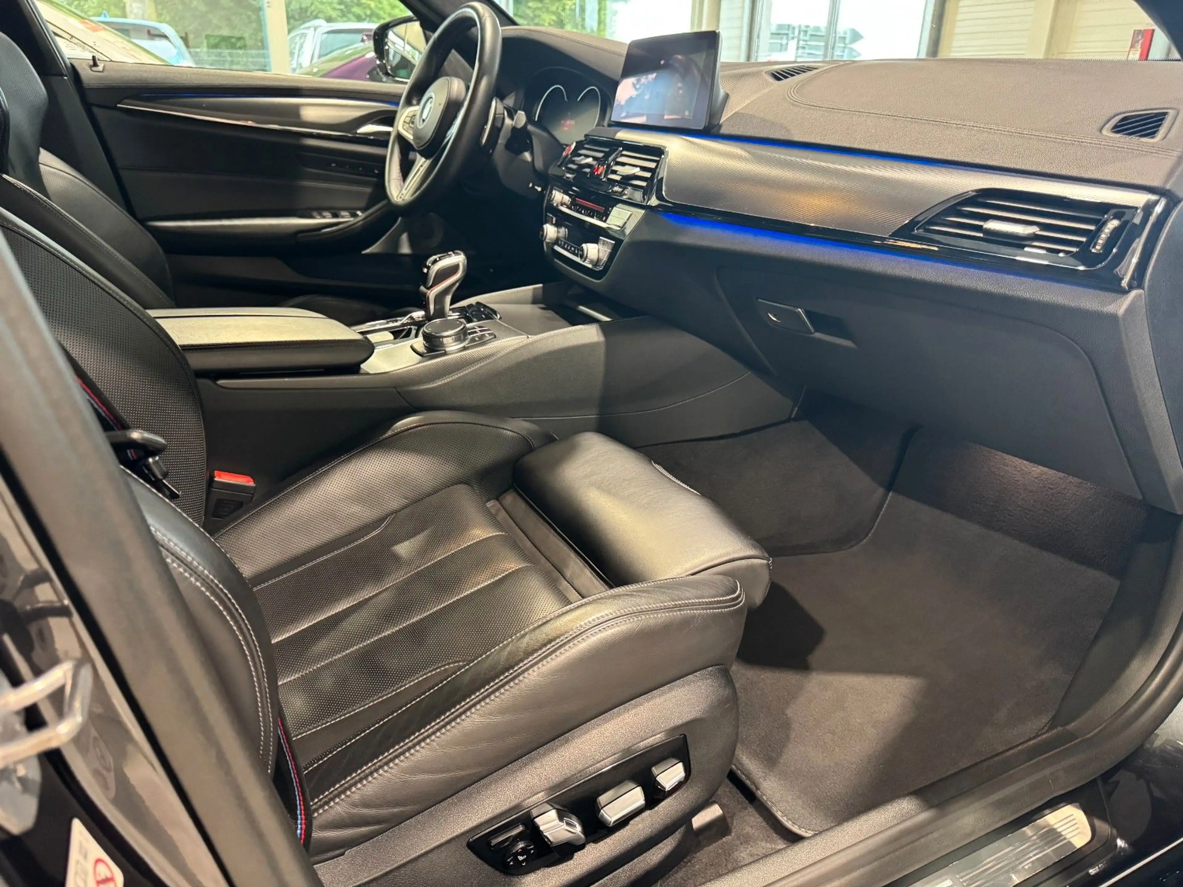 BMW M5 Competition Ambiente/NAVI/360° Kamera/Carbon — photo 8