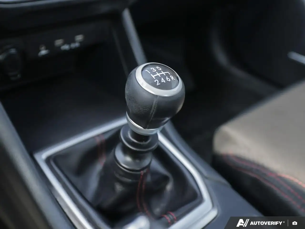 Subaru WRX снимка Subaru WRX