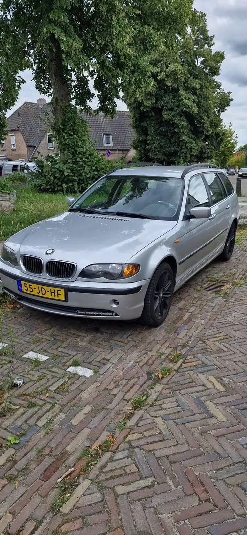 BMW 330 325xi Executive siva - 1