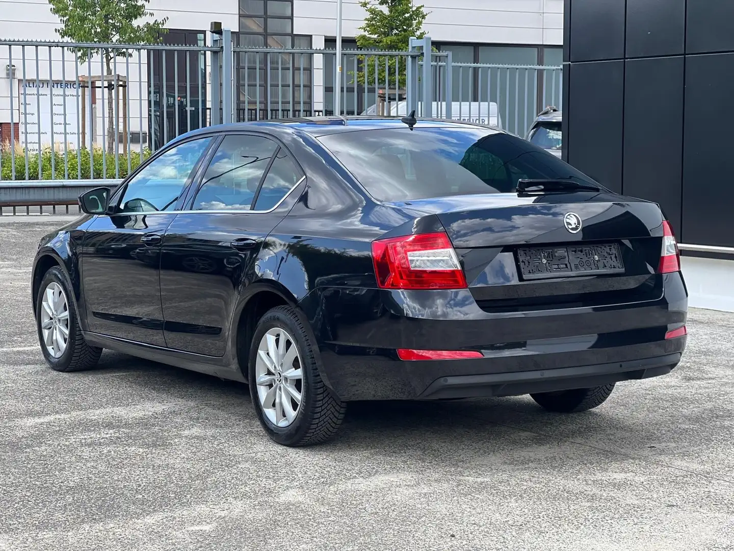 Skoda Octavia Octavia 1.2 TSI Elegance DSG Noir - 2