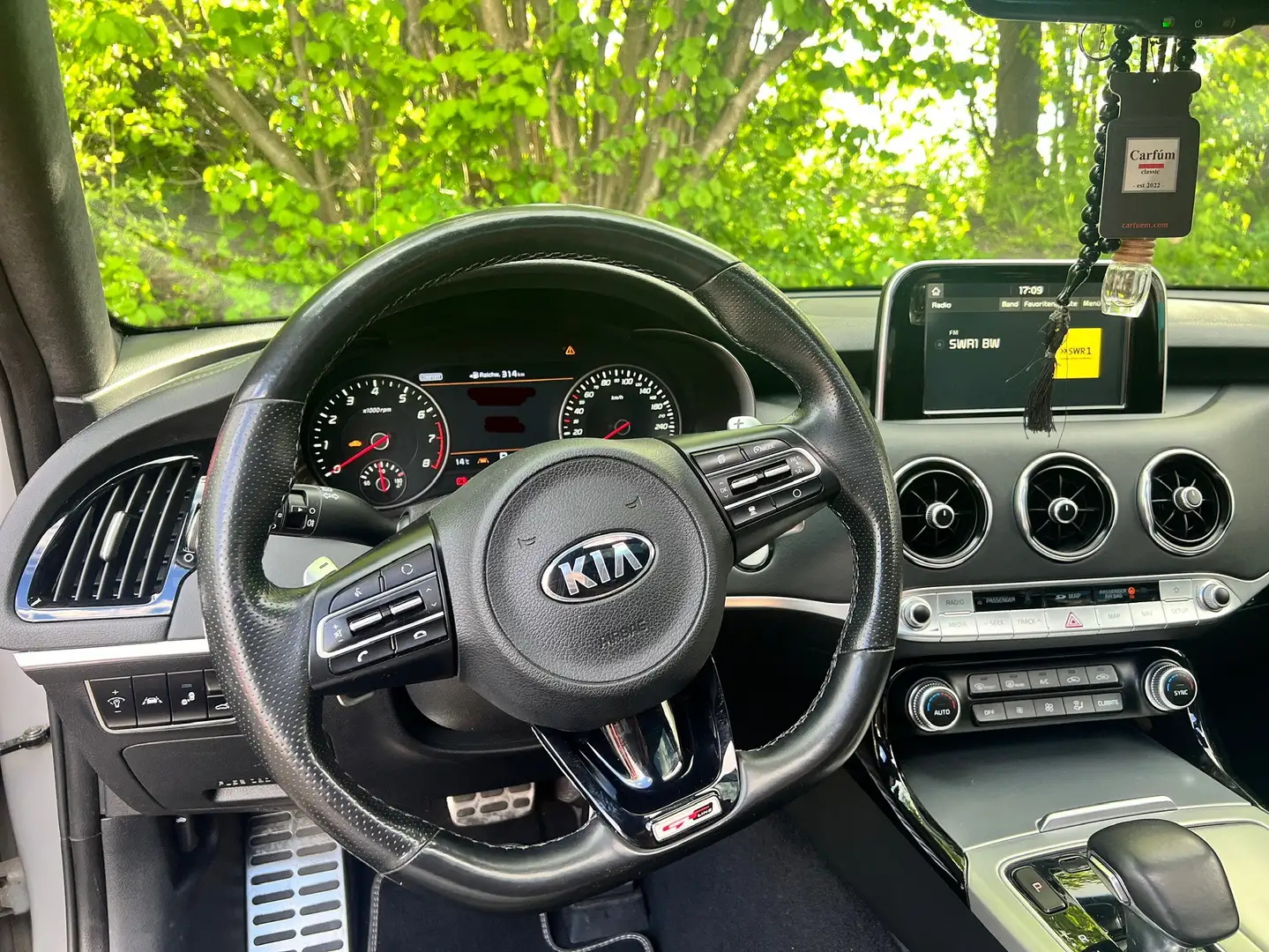 Kia Stinger 2.0 T-GDI GT Line - 1