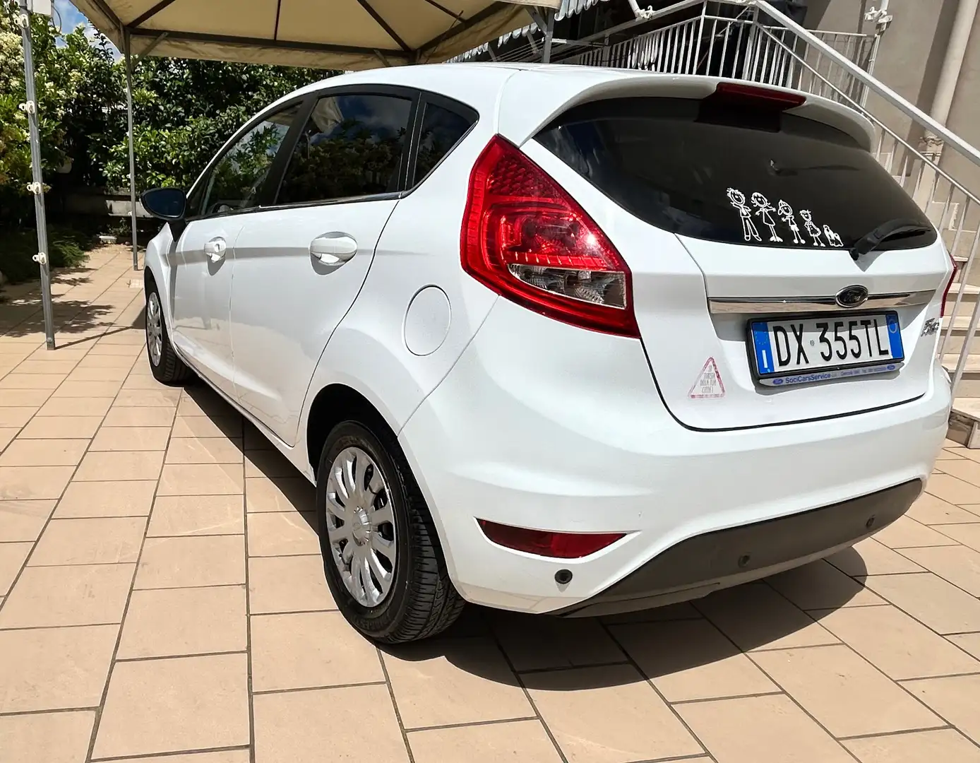 Ford Fiesta Fiesta VI 2008 5p 1.2 16v Titanium 82cv Blanco - 2
