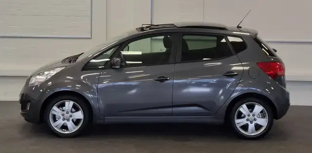 Kia Venga view 4