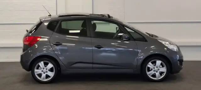 Kia Venga view 5