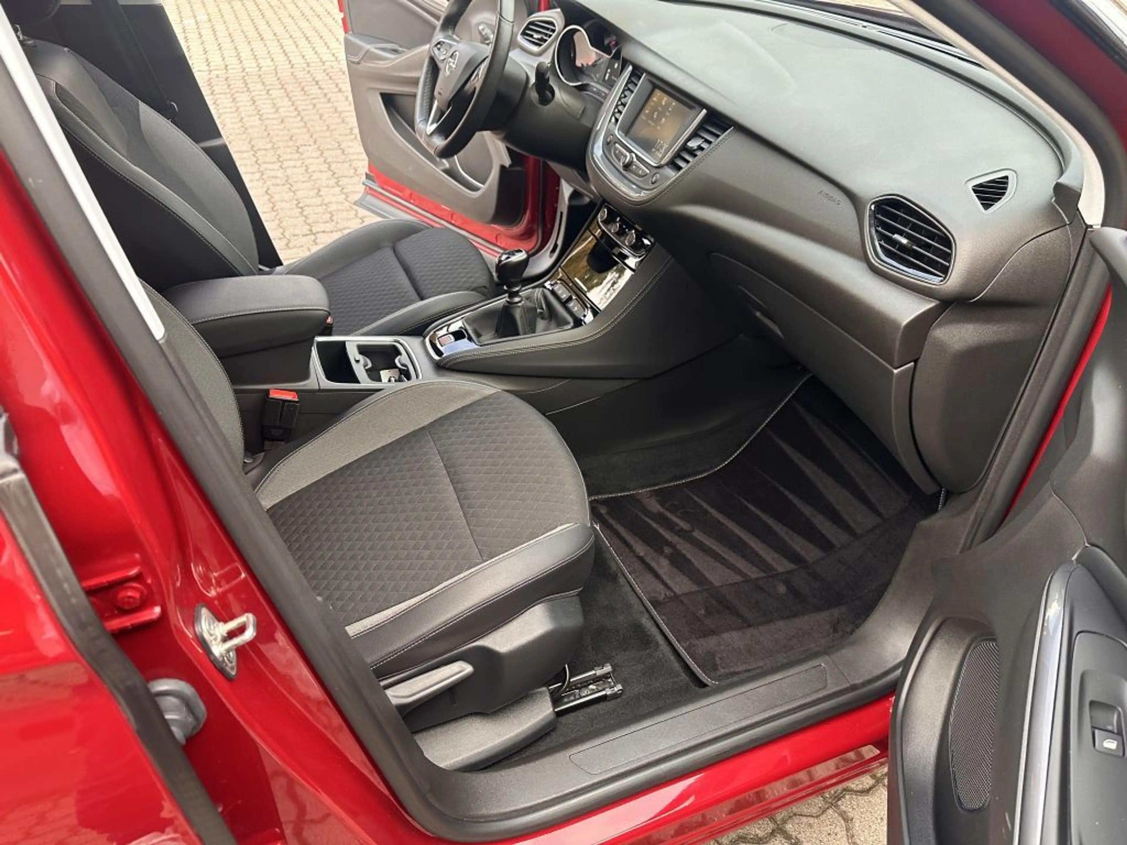 Opel Grandland X 1.2 INNOVATION +AHK+EL. HECKKLAPPE+ — photo 14
