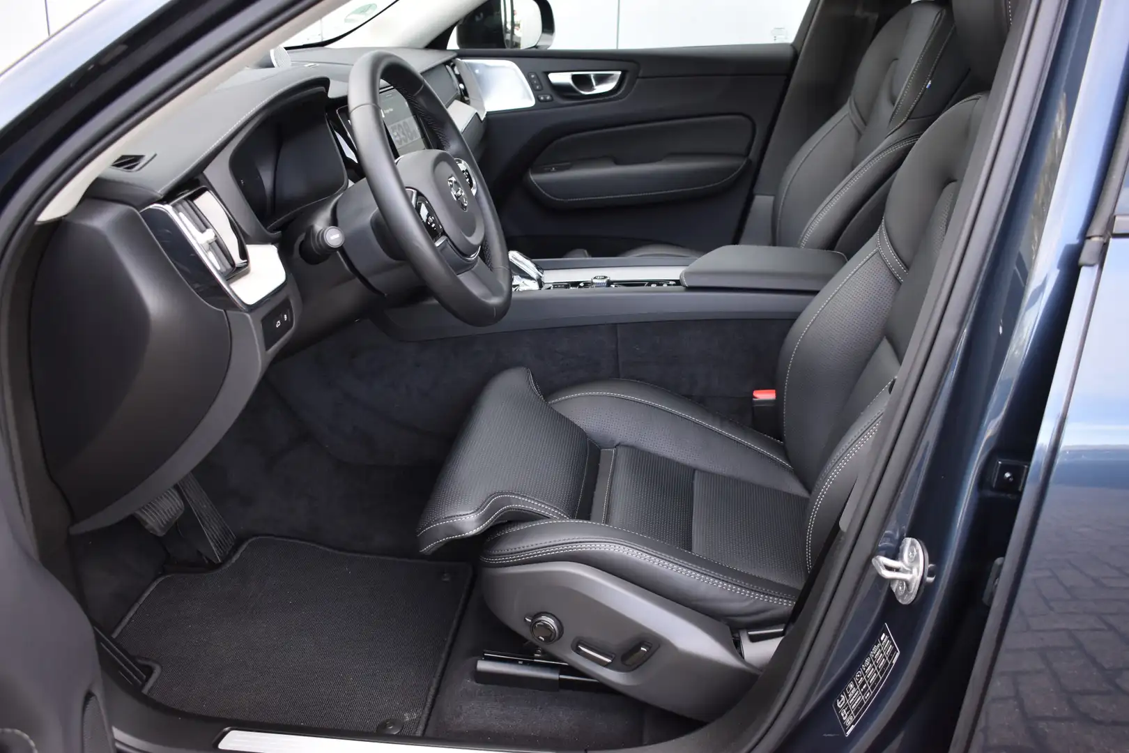 Volvo XC60 T8 AWD 455PK Plug-in Hybrid Ultra Dark | B&W | Luc Bleu - 2