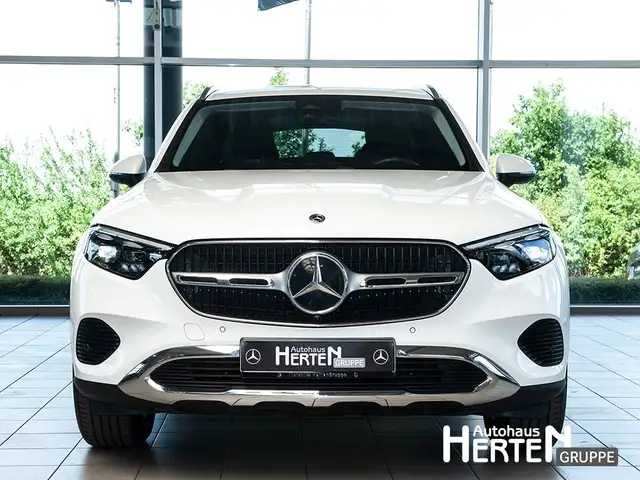 Mercedes-Benz GLC view 2