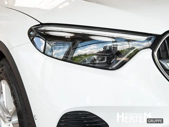 Mercedes-Benz GLC view 13