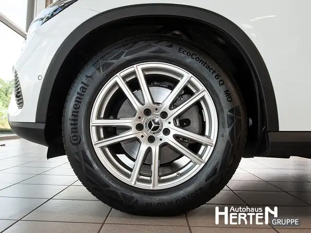 Mercedes-Benz GLC view 5
