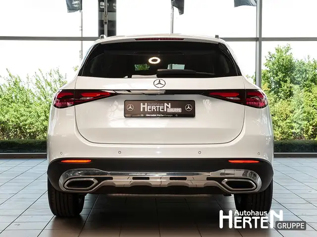 Mercedes-Benz GLC view 4