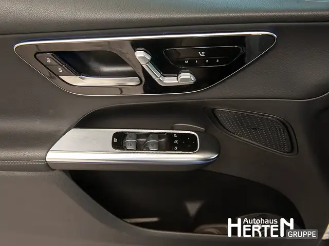 Mercedes-Benz GLC view 9