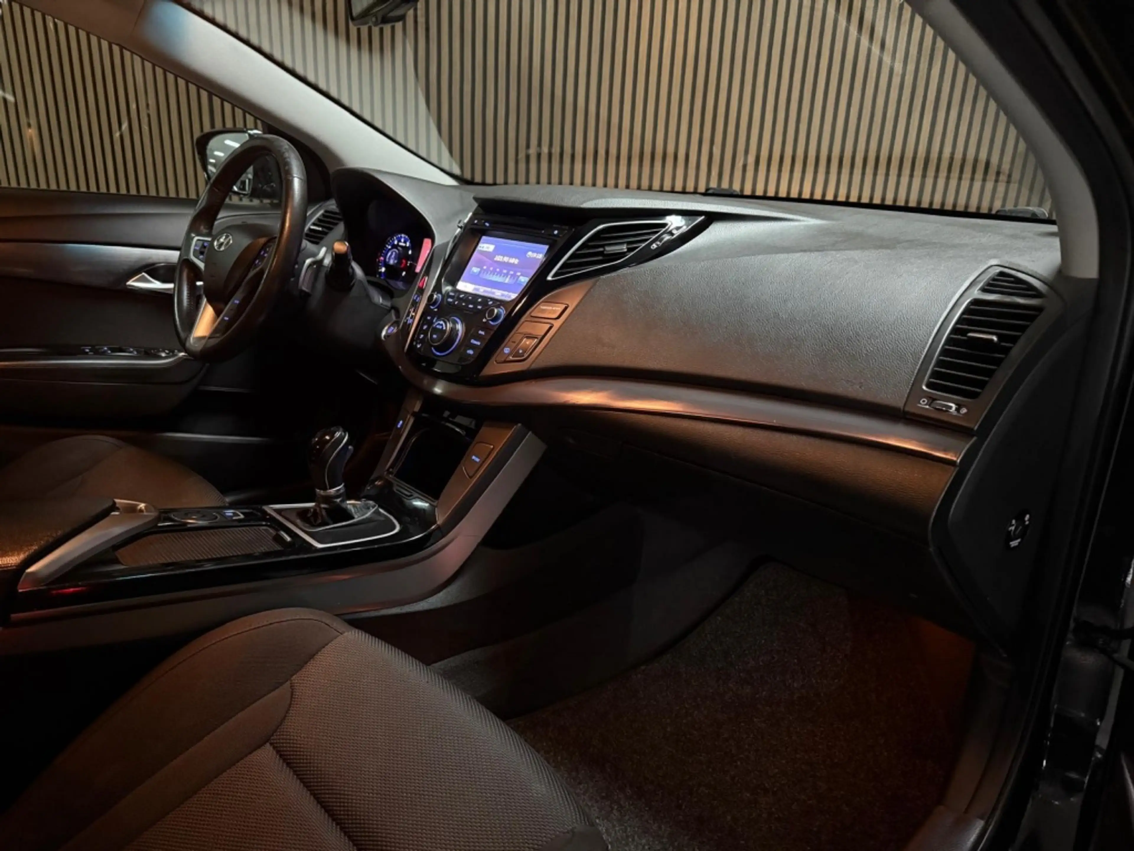 Hyundai i40 Wagon 2.0 GDI i-Vision — photo 10