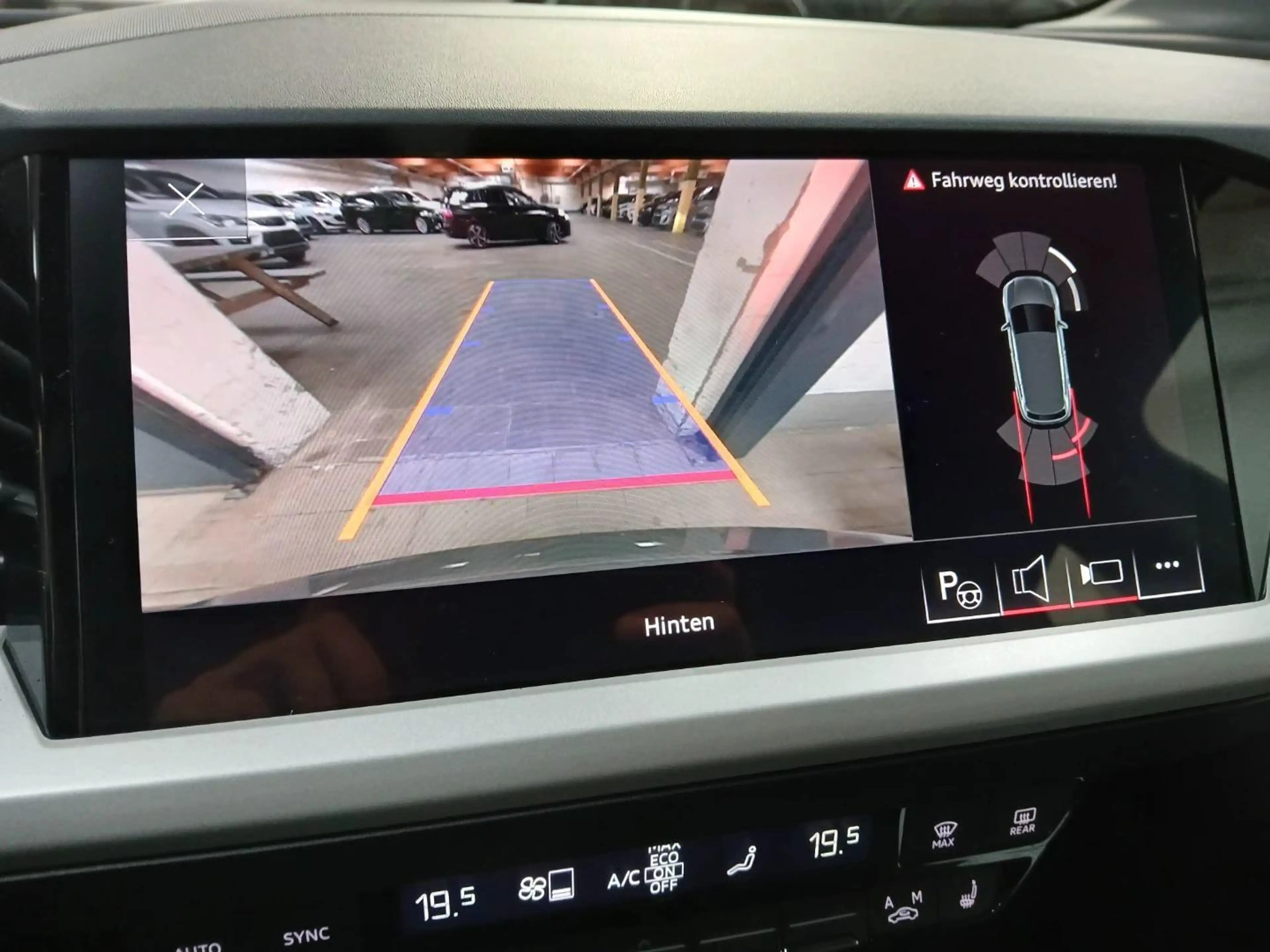 Audi Q4 e-tron 45 quattro 82kWh AHK Sonos Navi Kamera — photo 14