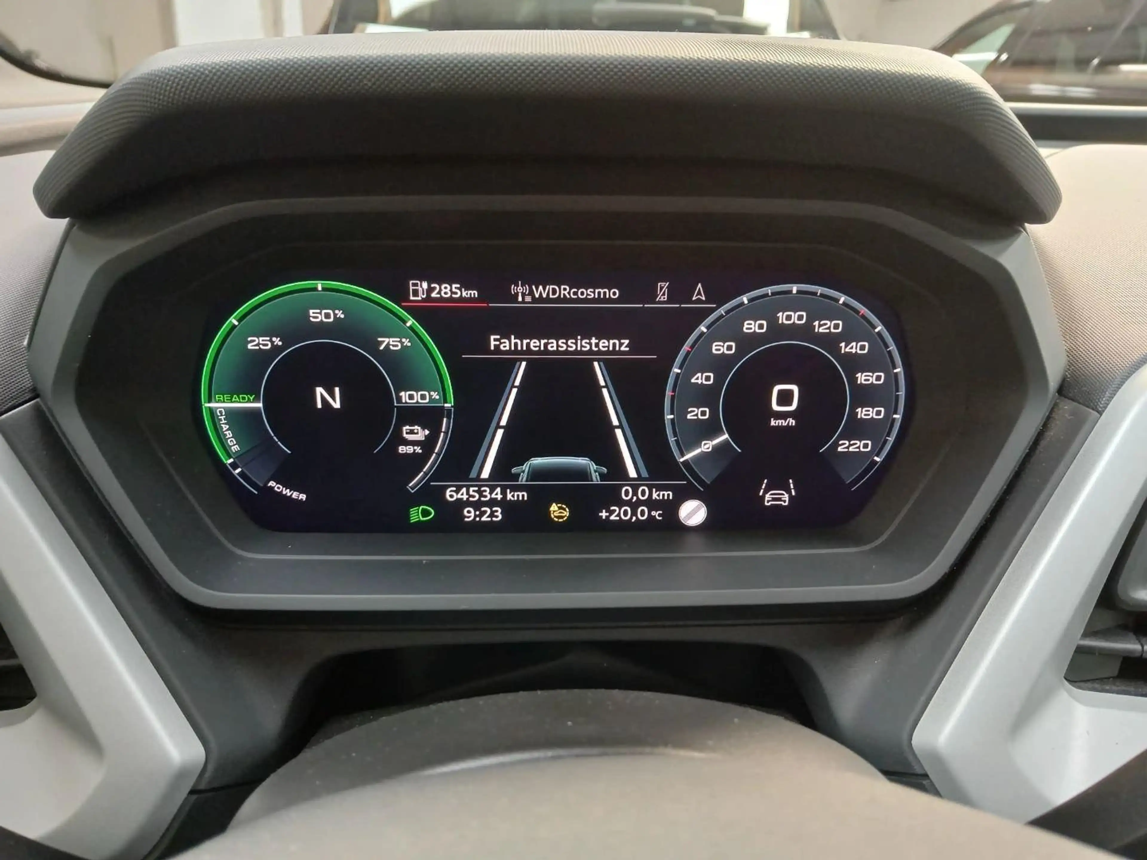 Audi Q4 e-tron 45 quattro 82kWh AHK Sonos Navi Kamera — photo 11