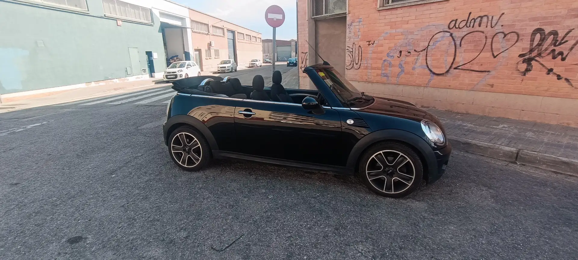 MINI Cooper Cabrio - 1