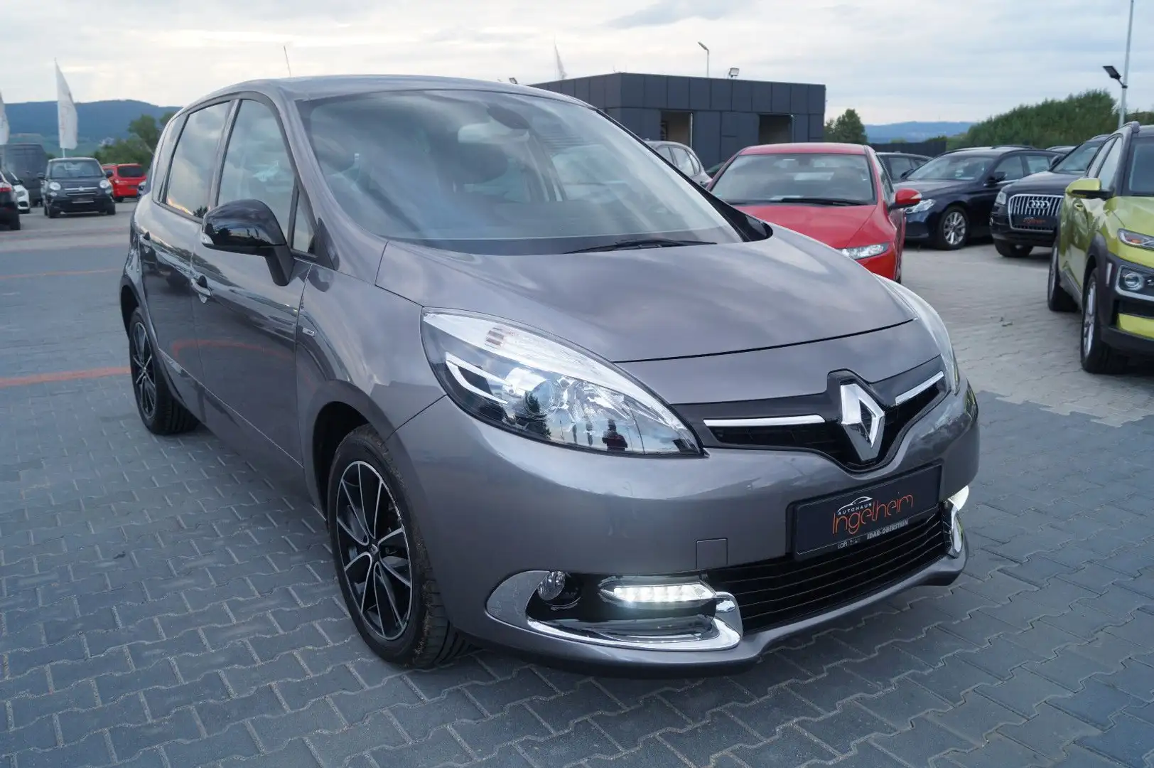 Renault Scenic III BOSE Edition Klimaautomt Navi SHZ PDC Grau - 1