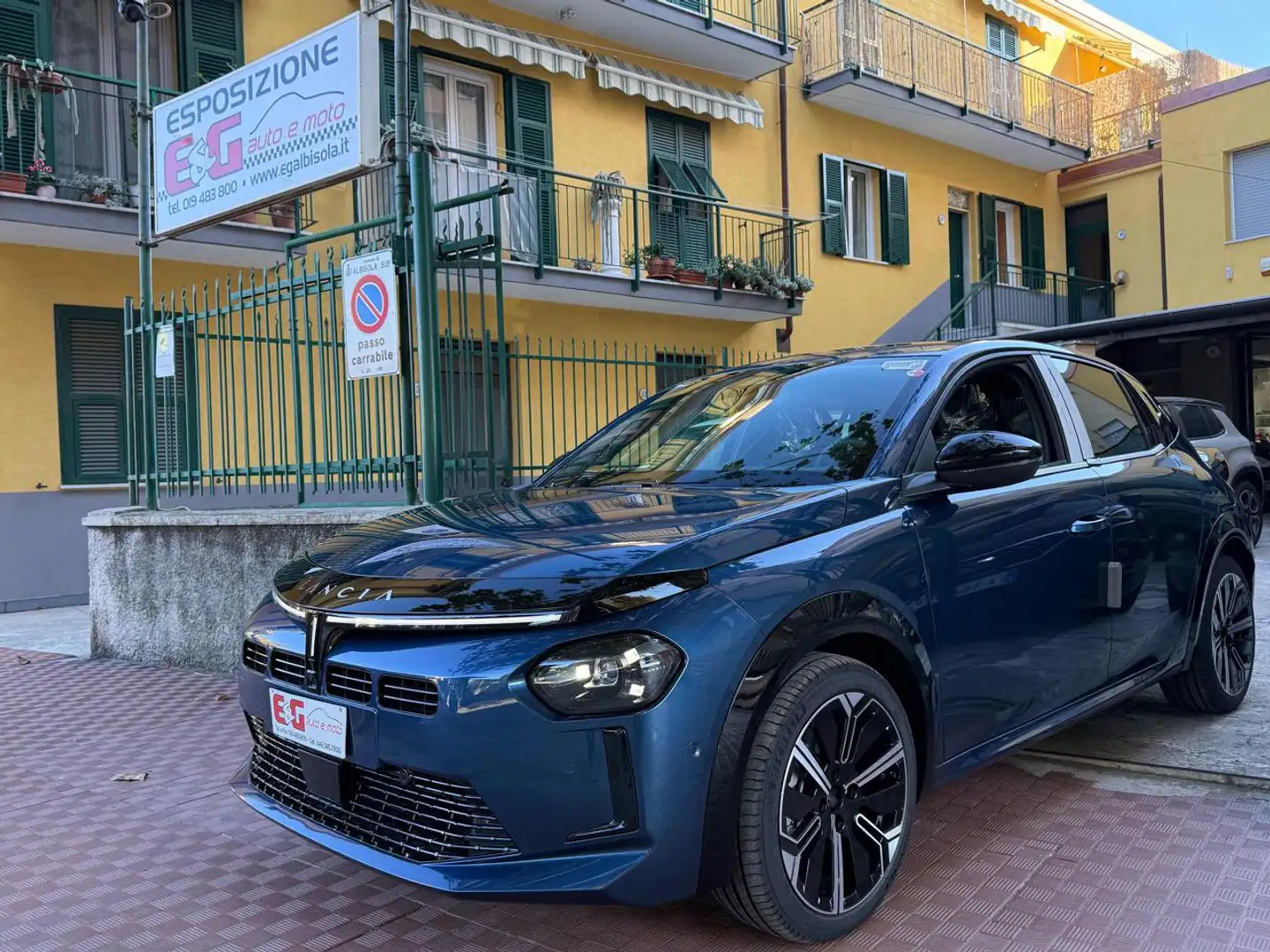 Lancia Ypsilon Hybrid e-DCT LX Bleu - 2