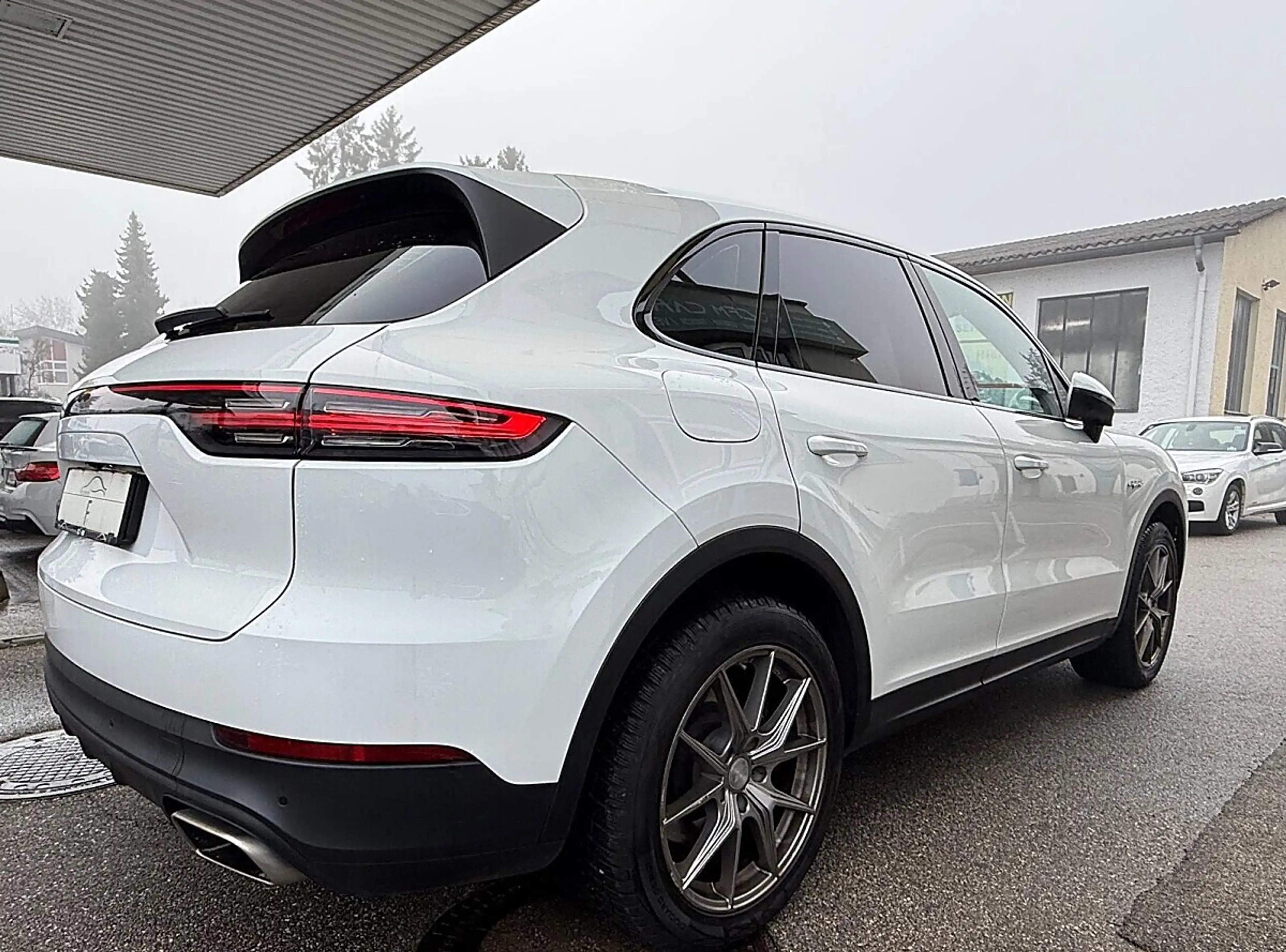 Porsche Cayenne III E-Hybrid PHEV 17,9 kWh Aut. — photo 2
