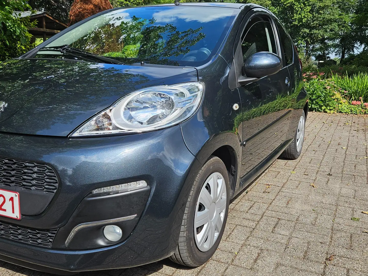 Peugeot 107 107 (70) 68 2-Tronic Active Gris - 2