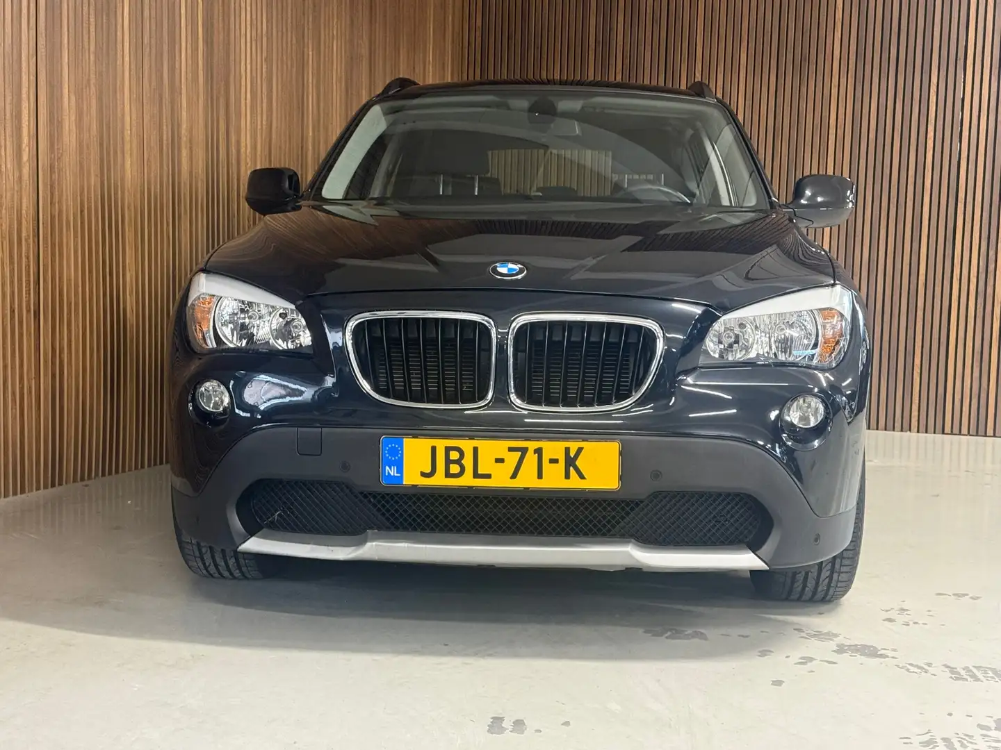 BMW X1 1.8i sDrive Executive Noir - 2