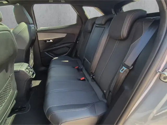 Peugeot 3008 view 8
