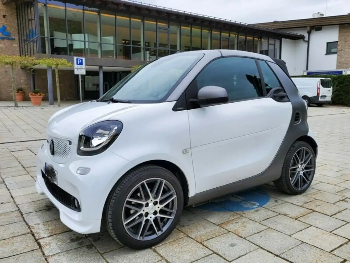 smart forTwo brabus fortwo cabrio twinamic Xclusive 110 PS - 2