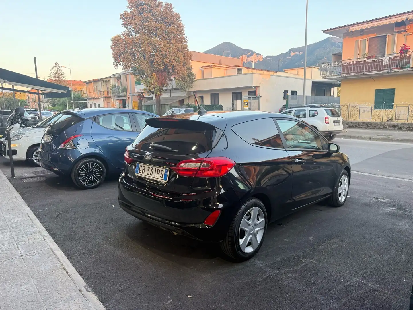 Ford Fiesta 1.5 TDCi 85 CV 3 porte Van Trend Negro - 2