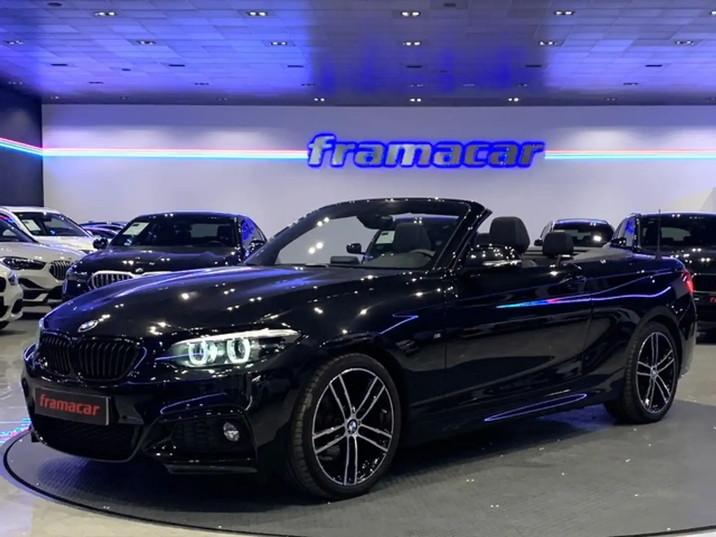BMW 218 218dA Cabrio Zwart - 1