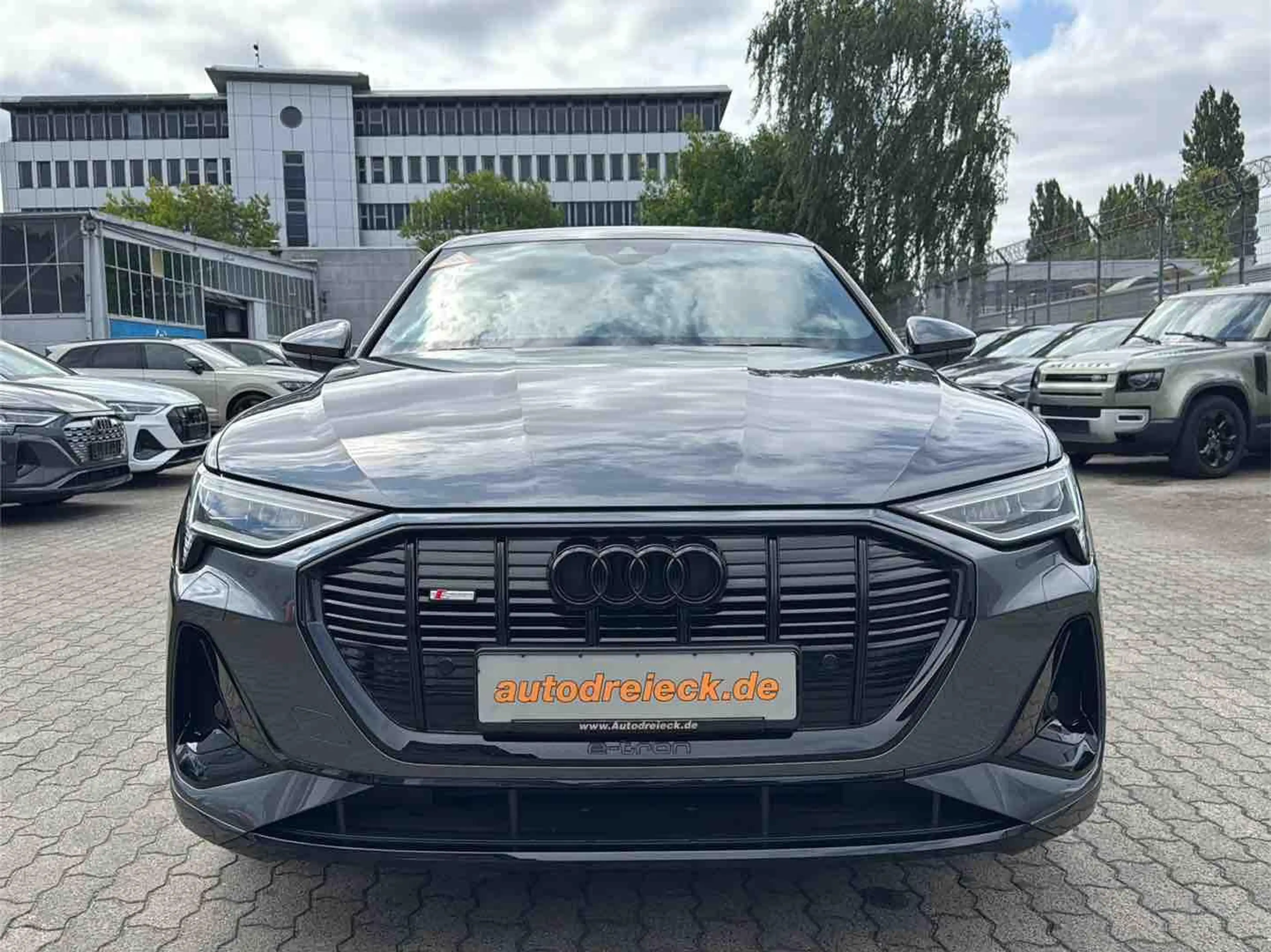 Audi e-tron 55 2x S line ACC AHK BLACK MATRIX B&O 20Z — photo 4