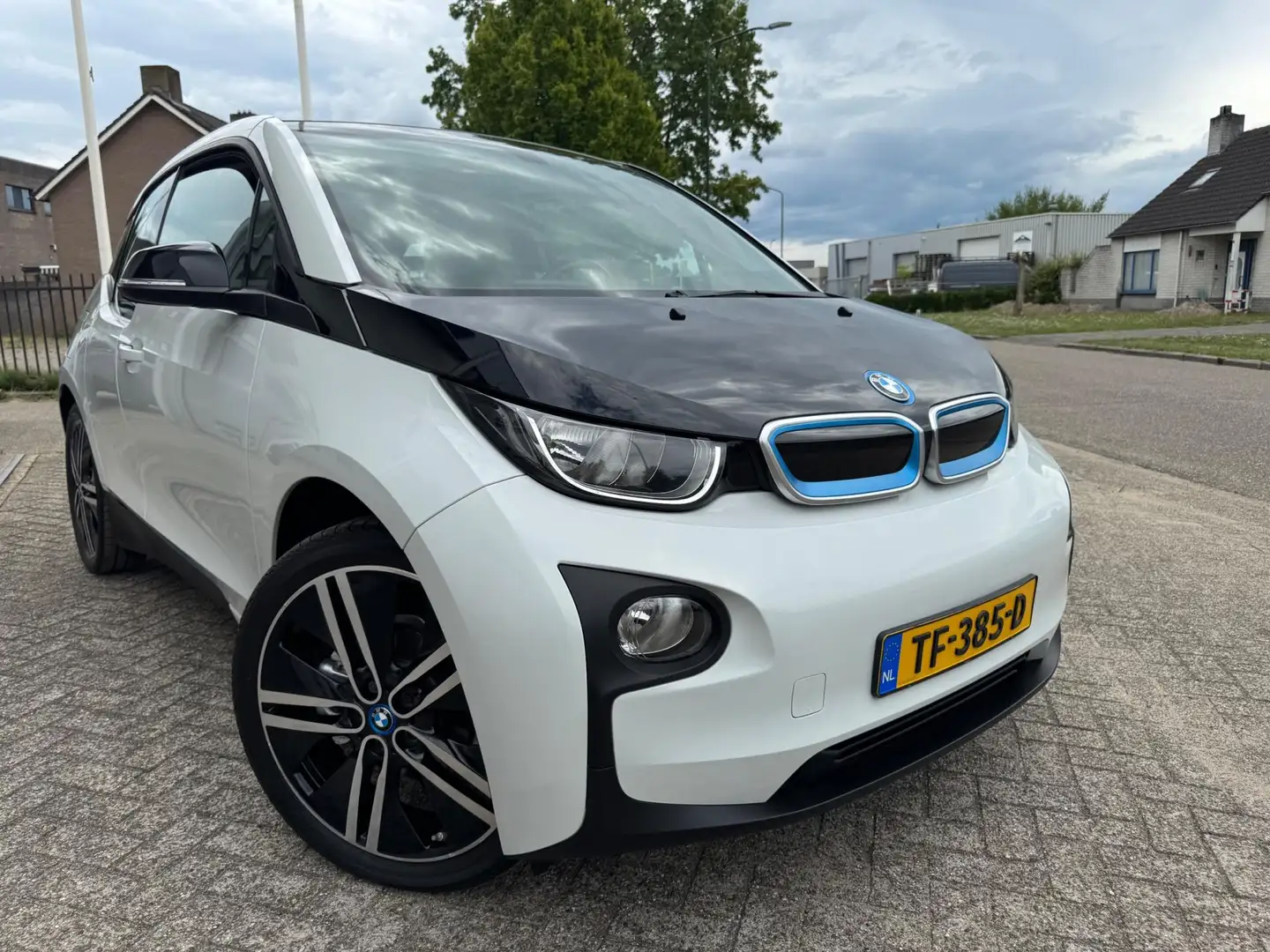 BMW i3 Basis 22 kWh Automaat, Airco, Led Alb - 2