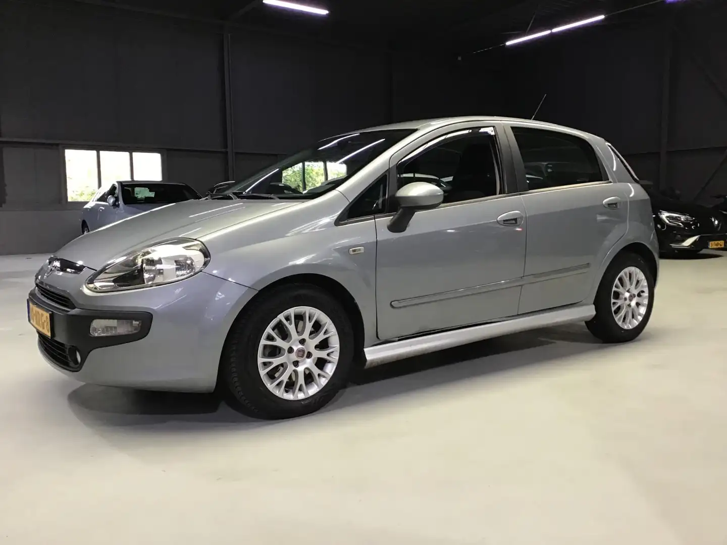 Fiat Punto Evo 1.3 M-Jet Dynamic I 3e Eigen I 112xxx NAP I Clima Grijs - 2
