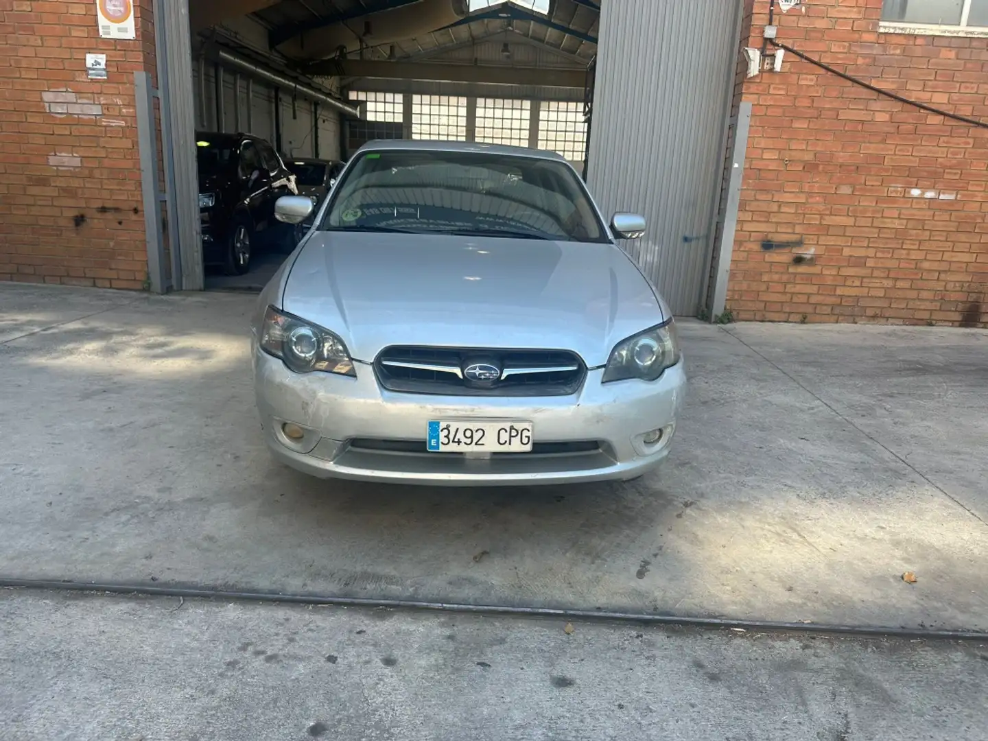 Subaru Legacy 2.5i Gris - 2