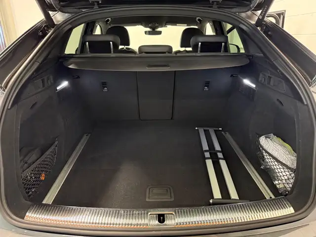 Audi Q5 view 17